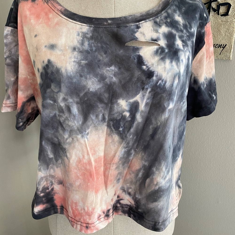 Tie-dyed distresses t-shirt